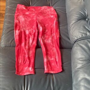 Lululemon like new red tie dye crop leggings.